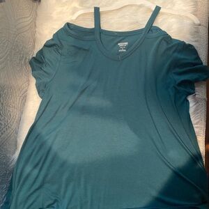 Massimo size M cold shoulder short sleeve